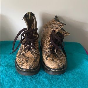 Vintage Dr. Martens snake skin boots size 8
